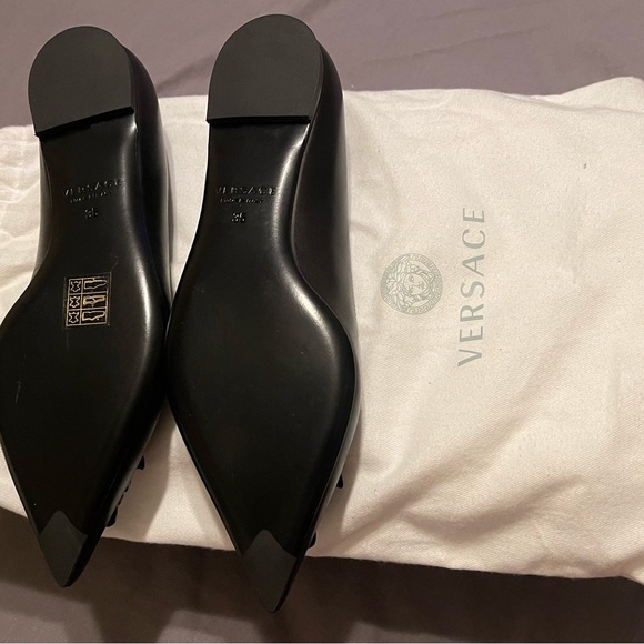Versace flats - Picture 2 of 2